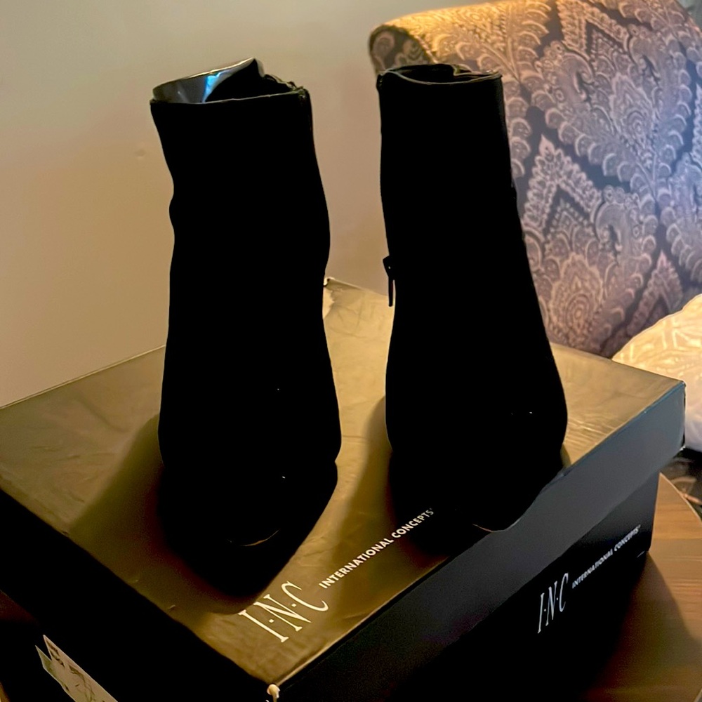 INC short heeled boots size 7M